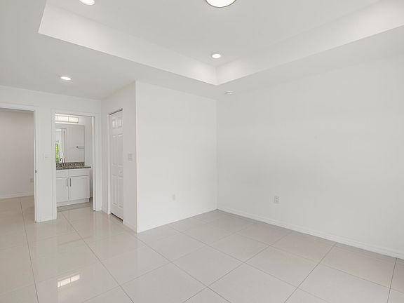 4th image of 1305 W 12th St
