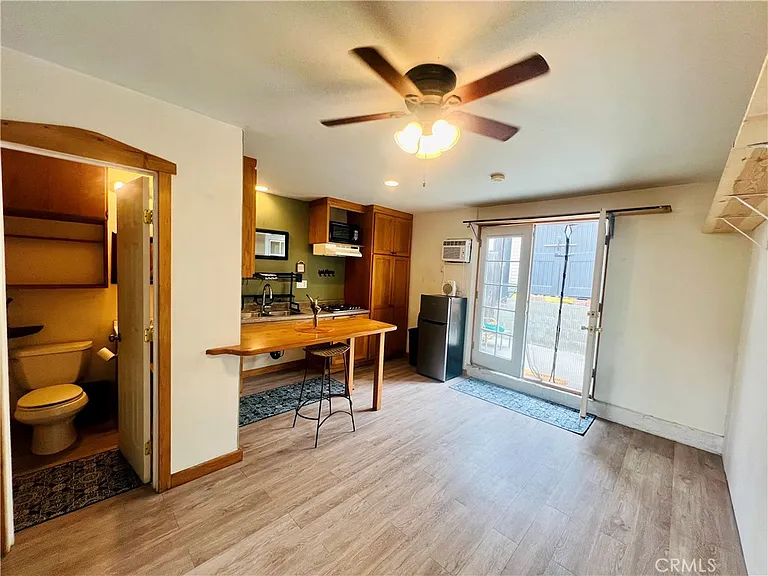 13737 Linfield Ave — Photo 12