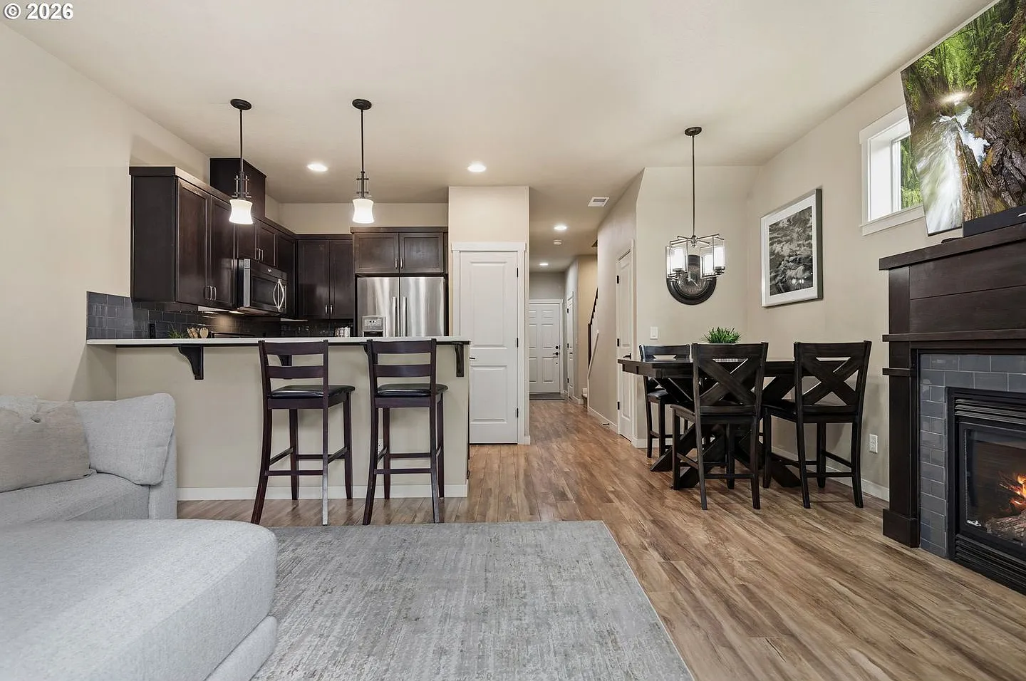 Stunning Progress Ridge End-Unit Townhome with Modern Kitchen, Dual Suites & Spacious Loft — Photo 3