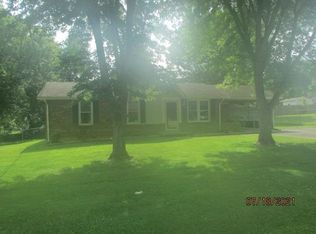 1221 N Sunrise Dr, Bowling Green, KY 42101