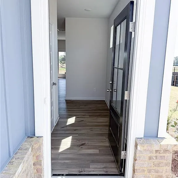 1017 Stiles Ct — Photo 2
