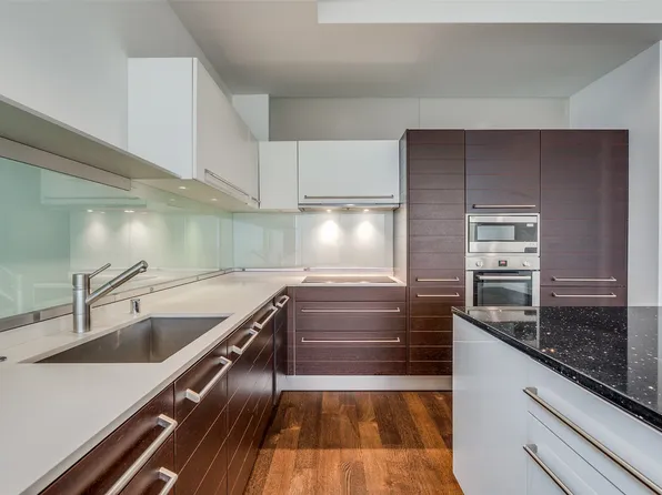 2408 Victory Park Ln APT 1040, Dallas, TX 75219