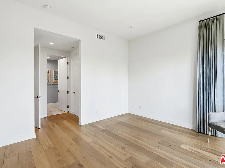 1041 N Spaulding Ave #203 — Photo 27