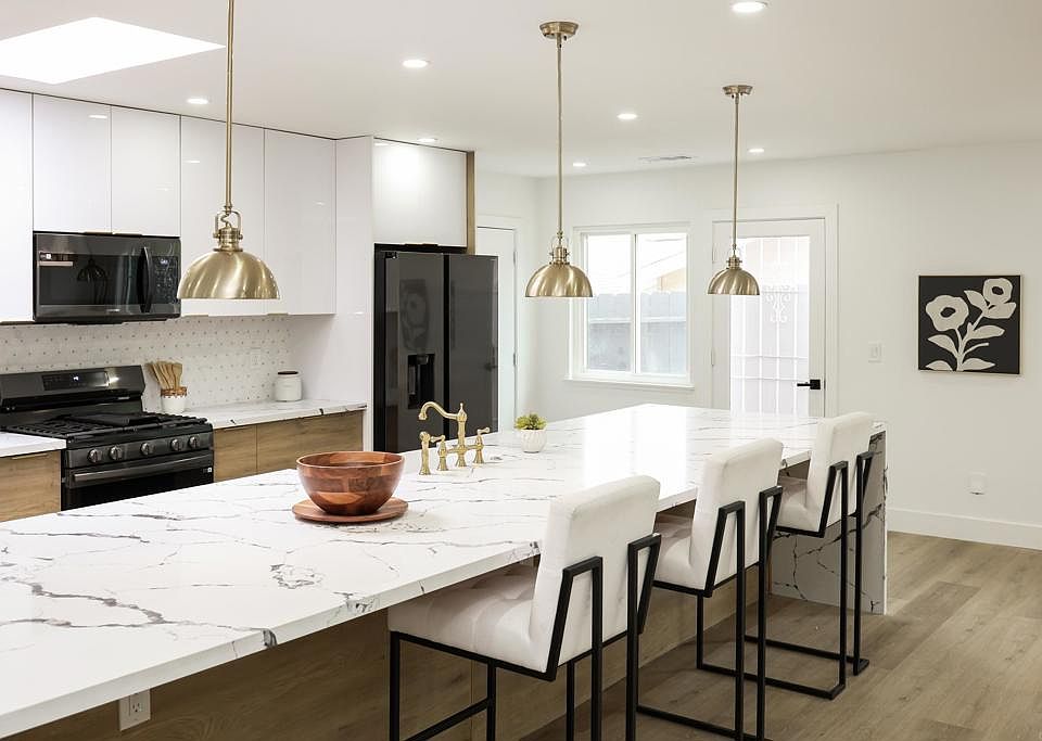 1st image of 4380 Rolfe Rd