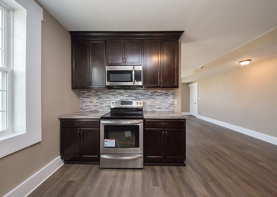 1st image of 101 E Center St APT B