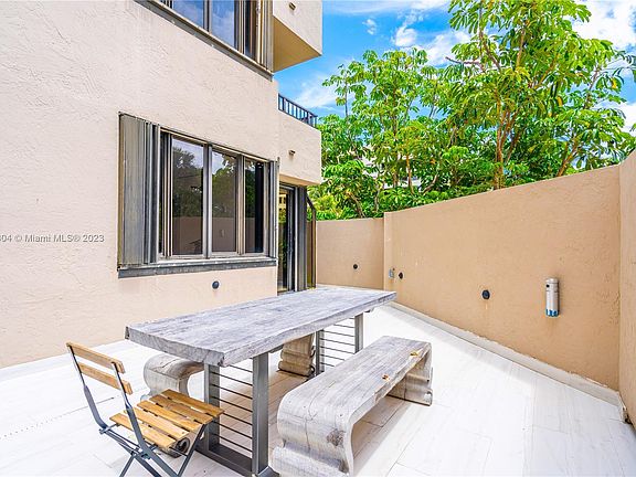 2nd image of 251 Crandon Blvd APT 109