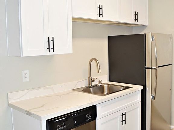 3rd image of 833 Fulton Ave APT 2080
