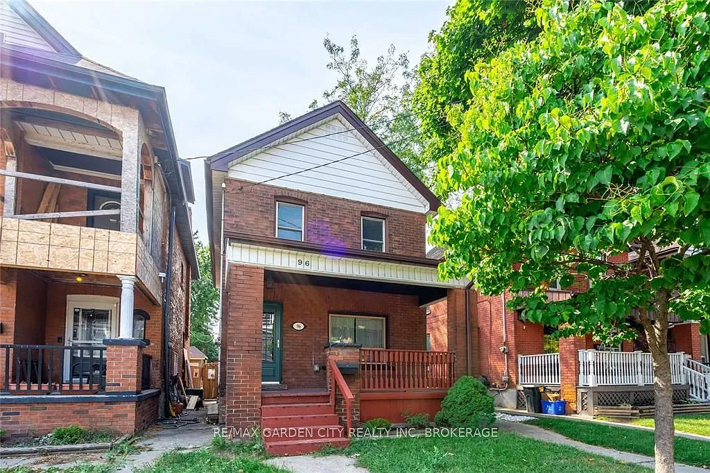 3 bed, $2,400 — Photo 1