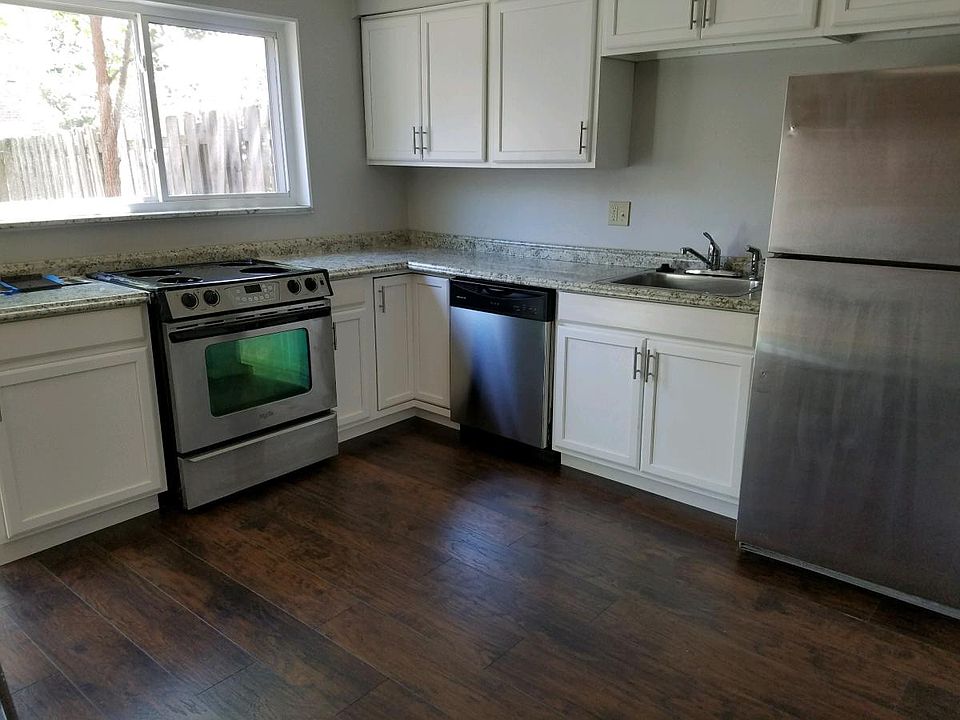 1st image of 19 Brandywine Sq #19 B