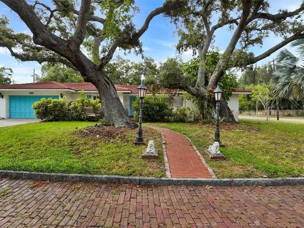 7716 Dartmouth Ave N, Saint Petersburg, FL 33710