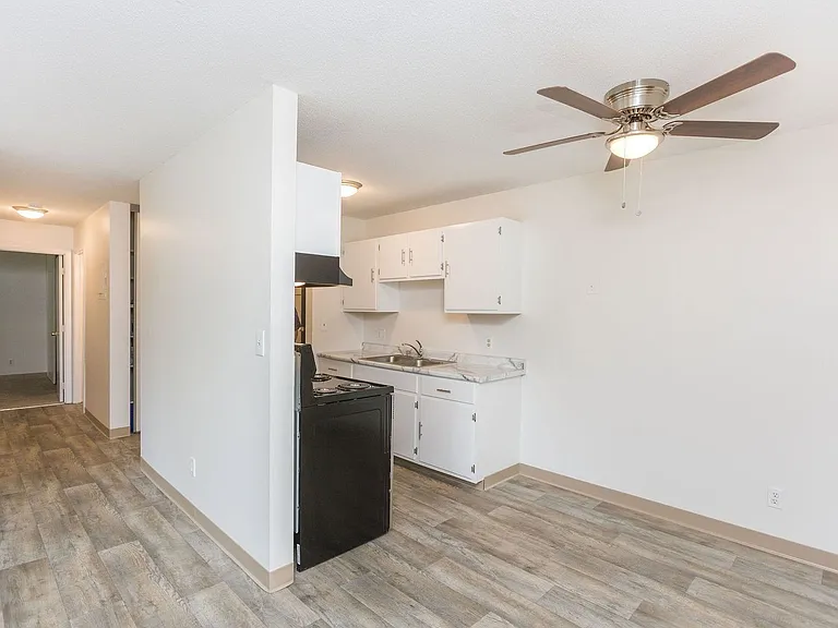 109th Place Apartments — Photo 28