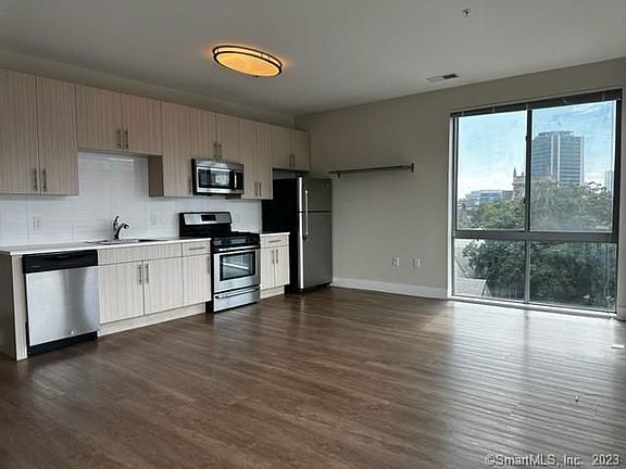 5th image of 545 S Bedford St #515