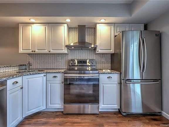 4th image of 3 Manorwood Dr #3