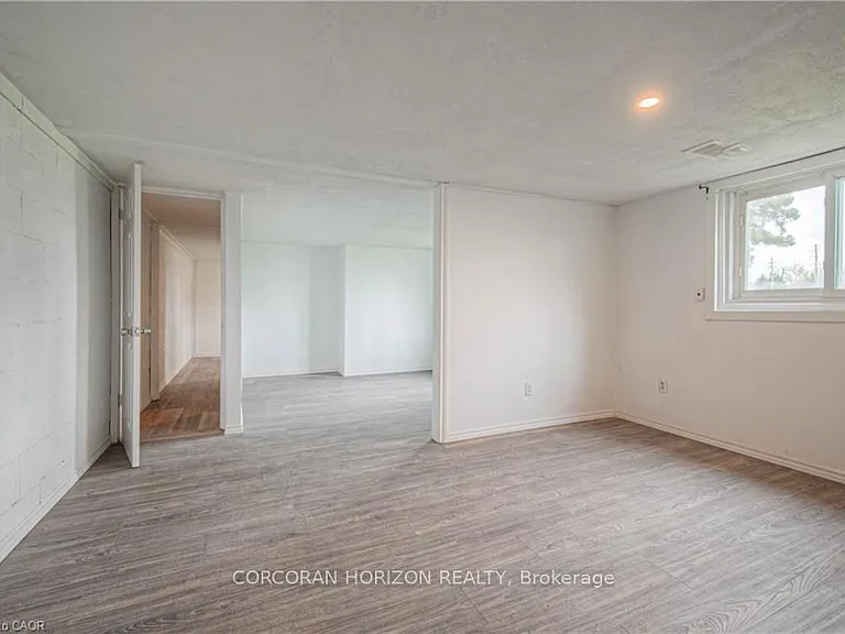 2300 Fountain St N — Photo 23