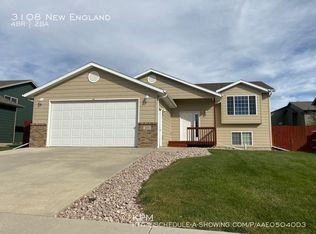 3108 New England St, Rapid City, SD 57703