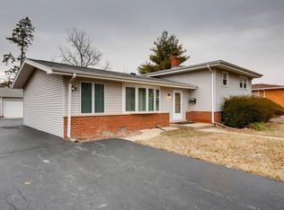 286 Diamond Head Dr, Des Plaines, IL