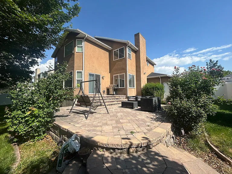 112 E Sweet Berry Dr — Photo 18