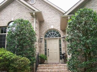 1900 Ridge Oaks Ct, Oak Ridge, NC 27310