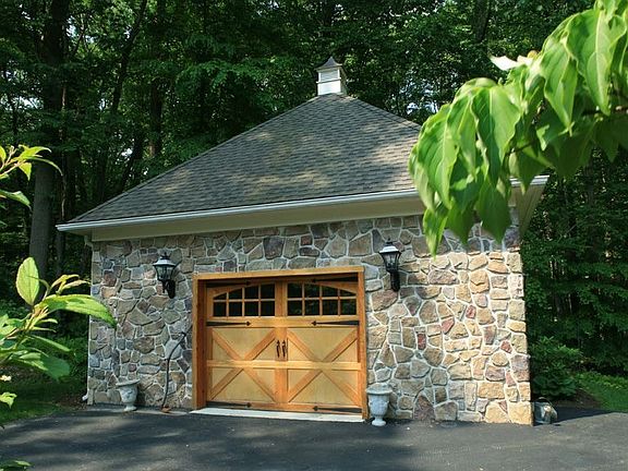 carriage house