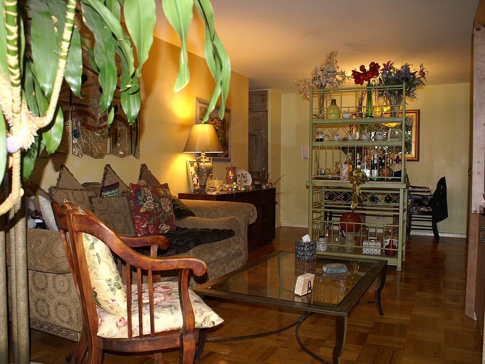 Living room has lovely wood floors