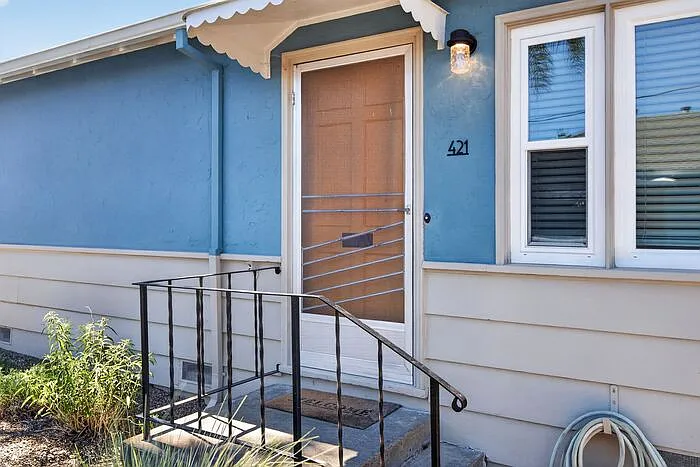 2 bed, 1.0 bath, 825 sqft, $2,900 — Photo 1
