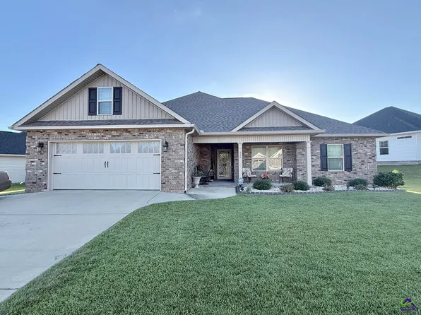 229 Creek Ridge Dr, Warner Robins, GA 31088