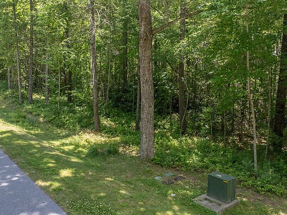 2nd image of 63 Bottlebrush Drive