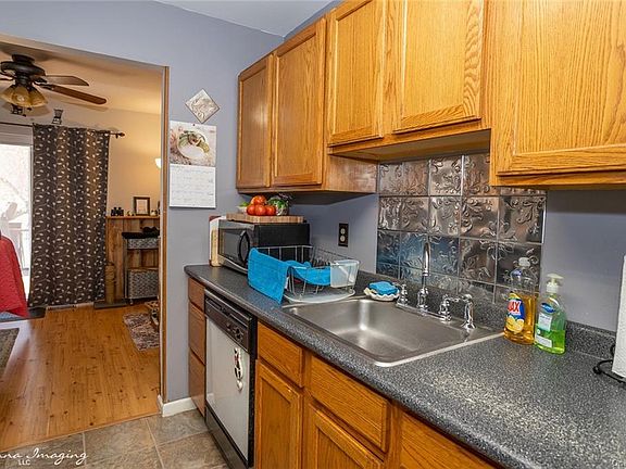 5th image of 312 Angelo Dr