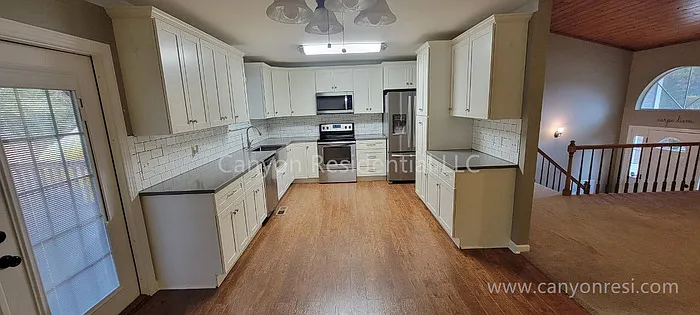 6141 Blue Ash Dr — Photo 3
