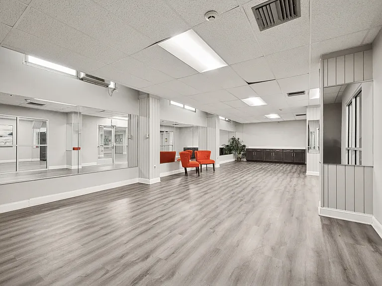 Academia Suites — Photo 9