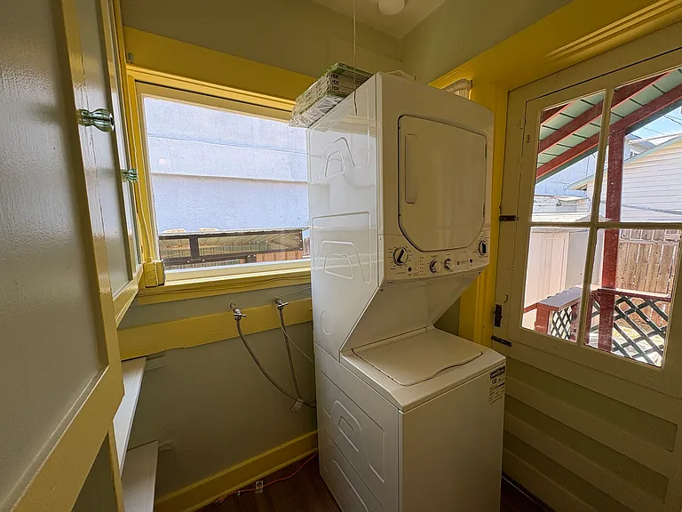 716 Stanley Ave — Photo 4