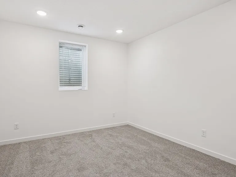 2062 Como Ave #2 — Photo 25