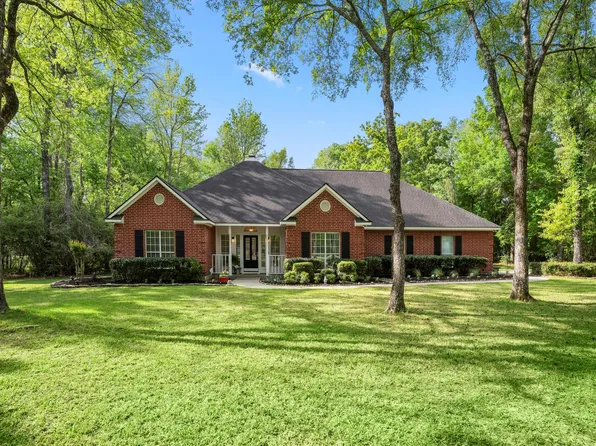 8911 Diamante Dr, Magnolia, TX 77354