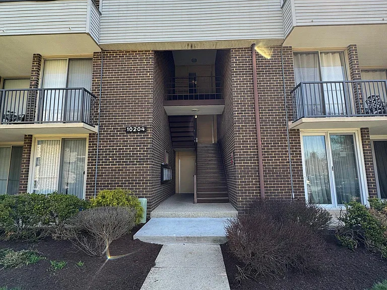 10204 Prince Pl #207 — Photo 9