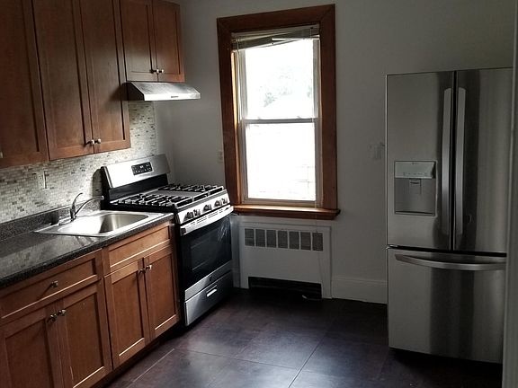 3rd image of 1361 Arnow Ave