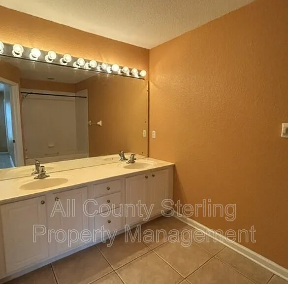 5052 Hawkstone Dr — Photo 14