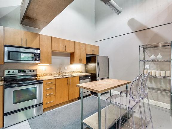 5th image of 1001 Belleview St APT 102