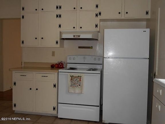 5th image of 1071 Barbara Ave