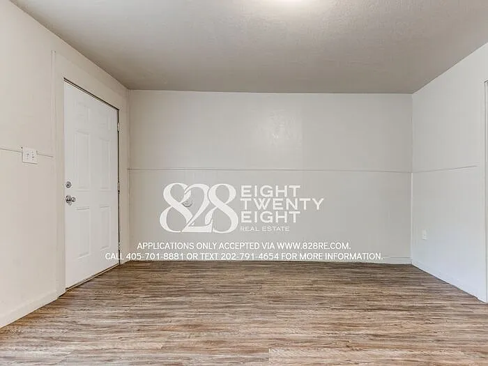 320 Castro St — Photo 17