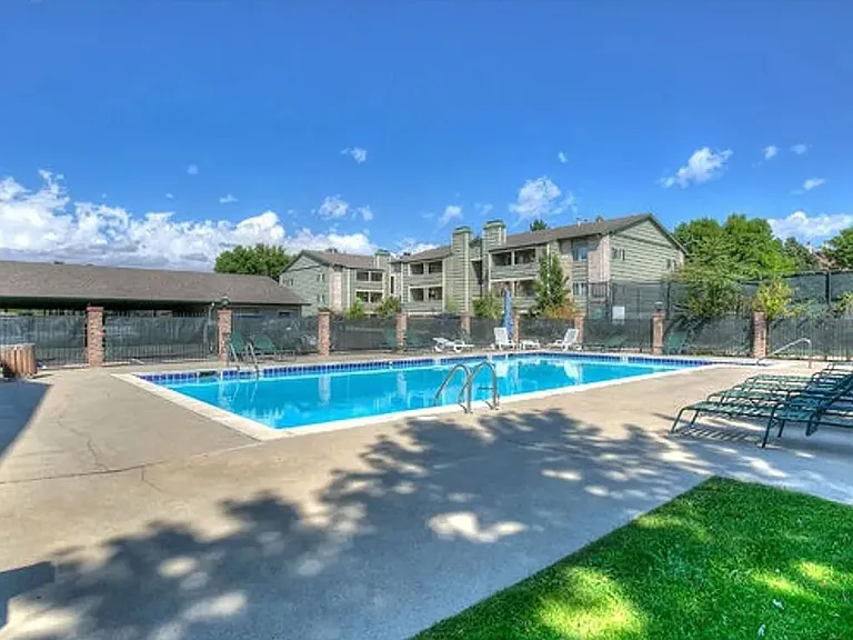 4670 White Rock Cir #4 — Photo 29