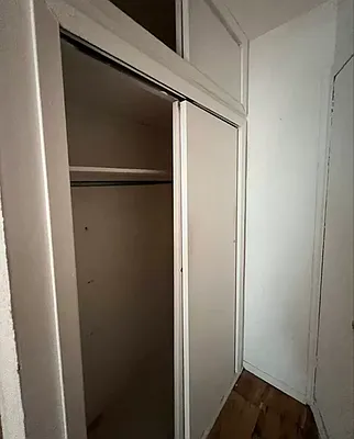 Rented by KNOCKKNOCK LLC | media 11