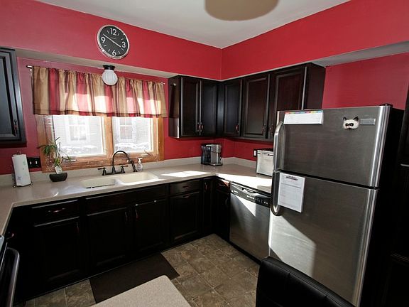 4th image of 41 Maxon St