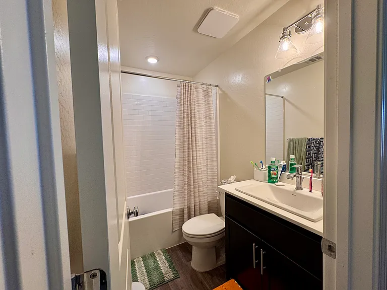2025 Quarrenden Ln — Photo 12