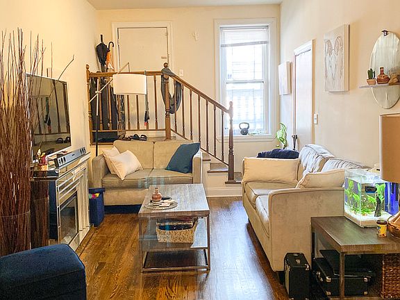 4th image of 2102 N Hoyne Ave #1711349