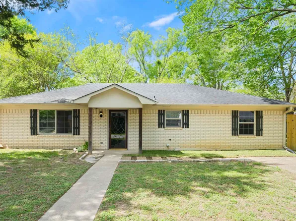 303 Shady Ln, Whitehouse, TX 75791