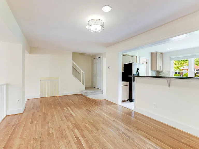 8509 Jeffersonian Ct — Photo 12