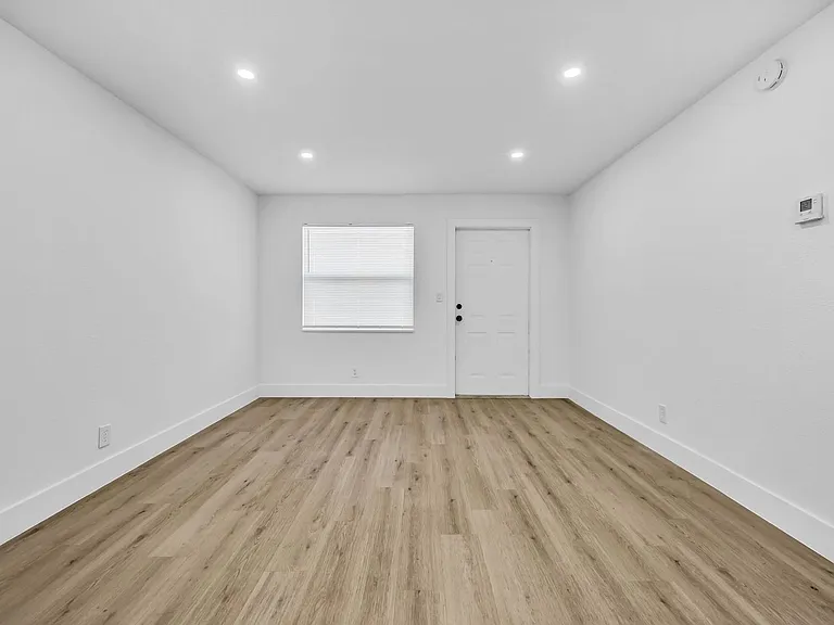 1015 NE 17th Ave — Photo 34