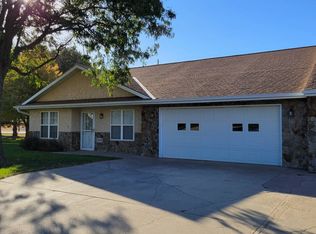 1310 Newtowne Dr, Central City, NE 68826