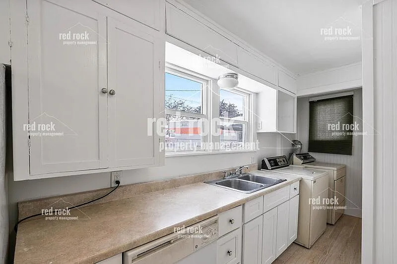3 bed, 1.5 bath, 1132 sqft, $1,675 — Photo 4