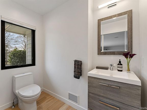 4th image of 7 Windsong Road